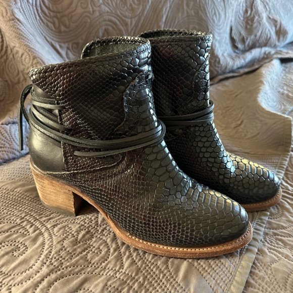 Freebies size 8 - Picture 6 of 7